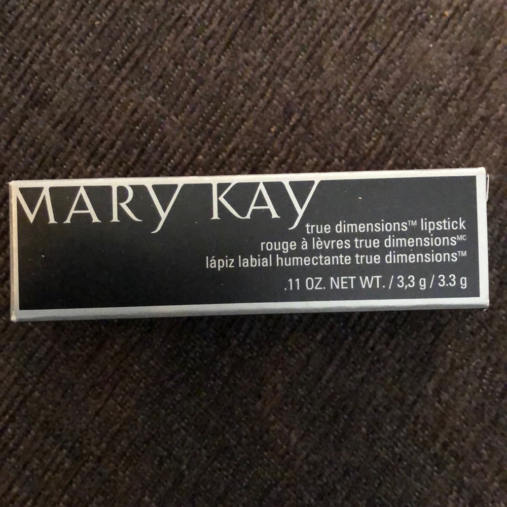 True dimensions lipstick